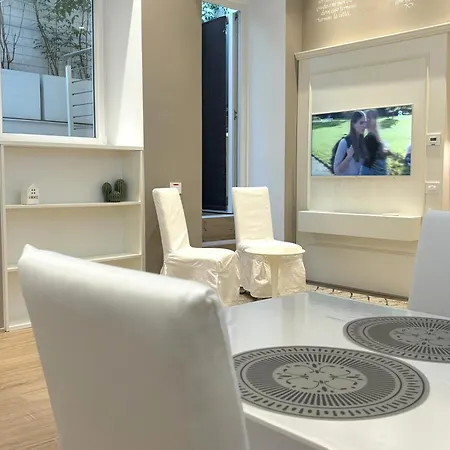 The Poet's * Trieszt