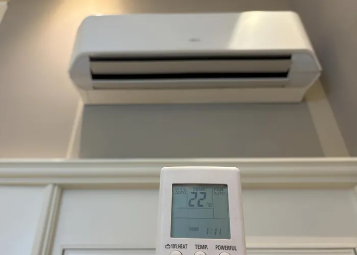 The Poet's Lejlighed